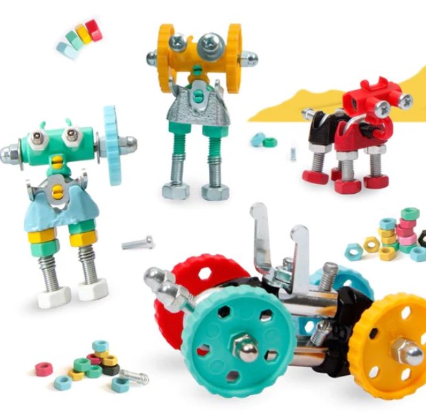 Colorful robots made of gears an other hardware