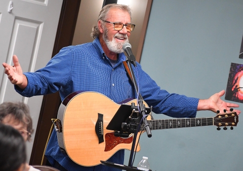 Bob Holt